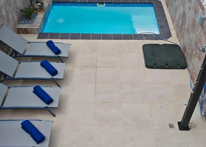 Casa Femes Piscina Climatizada Prázdninový dům *